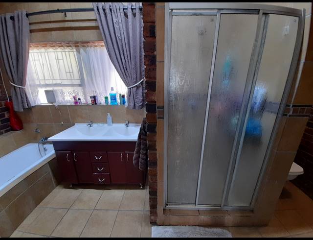 4 BEDROOM HOUSE FOR SALE IN MEYERTON EXT 6